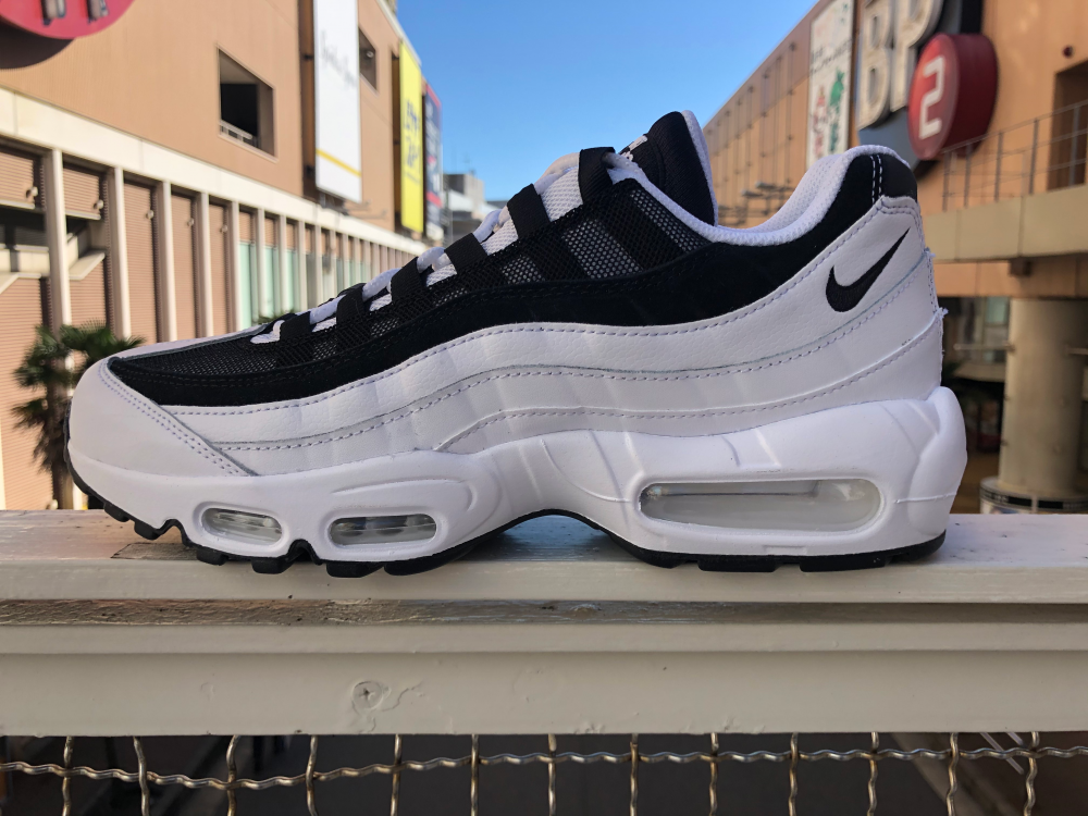 全品割引開催中 Nike Air Max 95数量限定再入荷 Billboard Place 新潟ファッションビル万代ビルボードプレイス